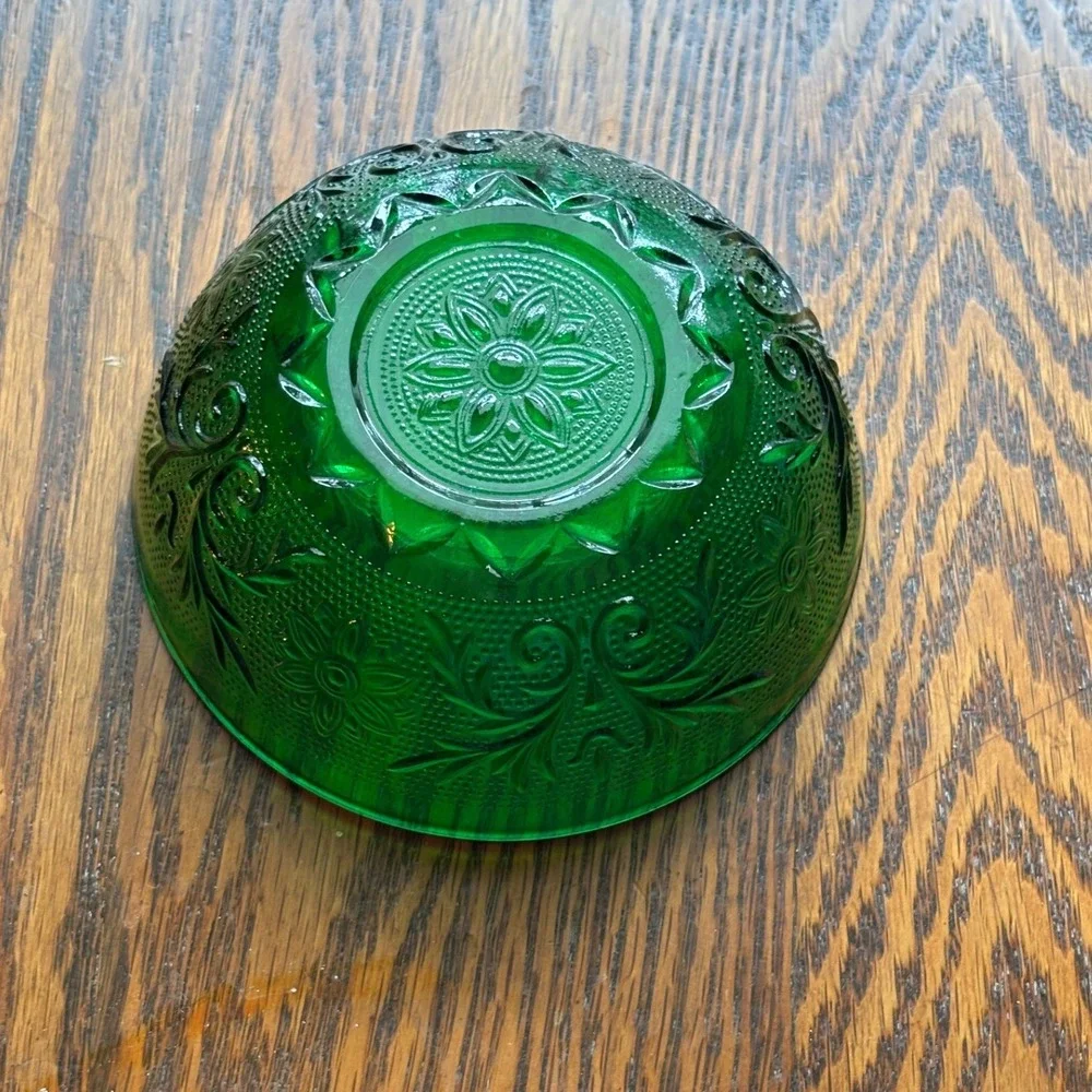 Vintage Tiara Sandwich Emerald Green Indiana Glass Berry Bowl Floral 4.5 Inch